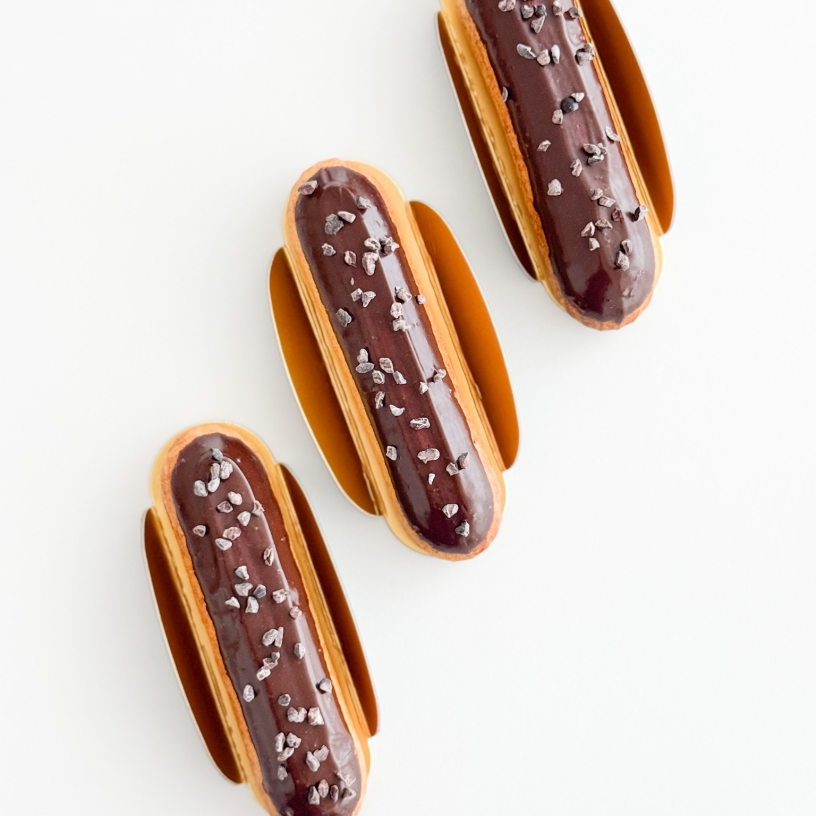 PURE CHOCOLATE ÉCLAIR