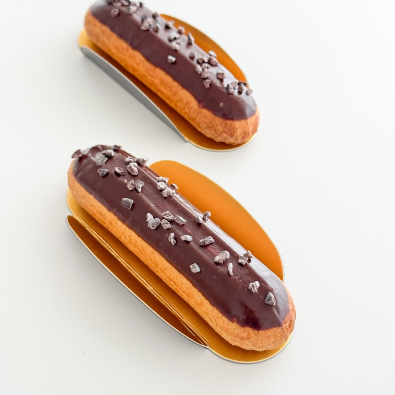 PURE CHOCOLATE ÉCLAIR